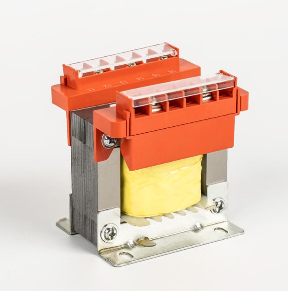 De ce transformatorul pătrat este utilizat pe scară largă în circuitele de control și automatizarea industrială?