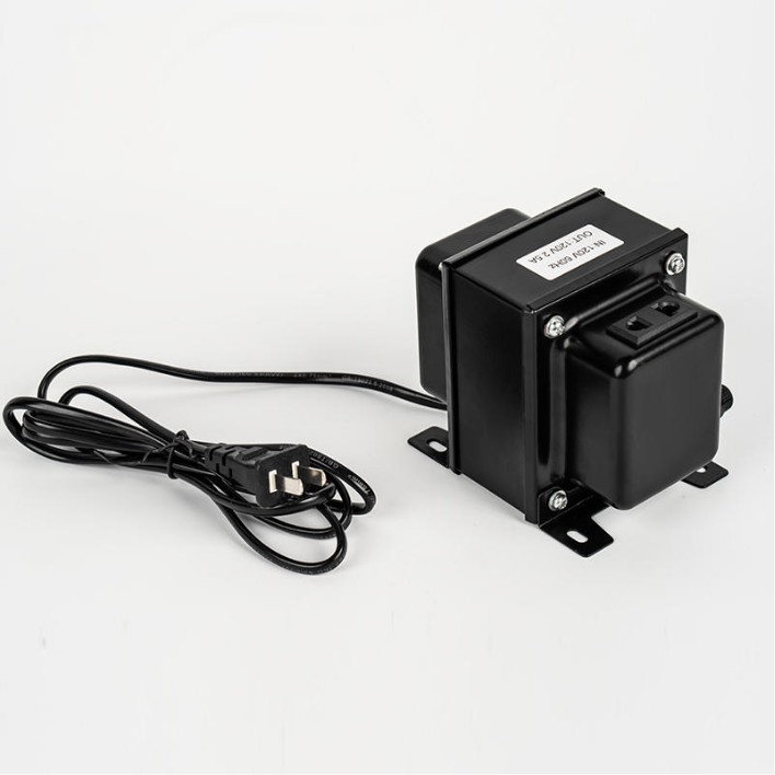 Cum transformatoarele de izolare previn în mod eficient interferențele electrice și propagarea defecțiunilor prin izolarea fizică?