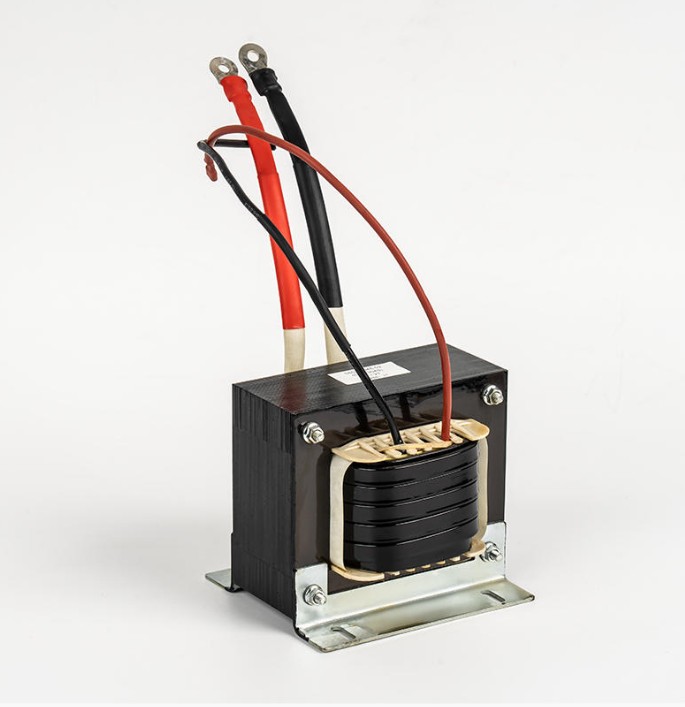 Pentru ce industrii sau echipamente sunt potrivite transformatoarele cu invertor?