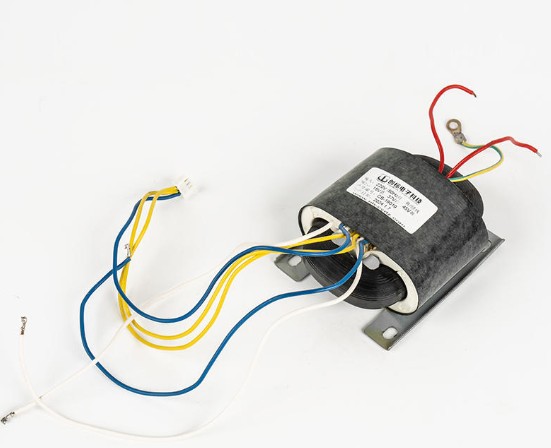 Care sunt diferențele dintre transformatoarele de tip R și transformatoarele tradiționale EI/toroidale?